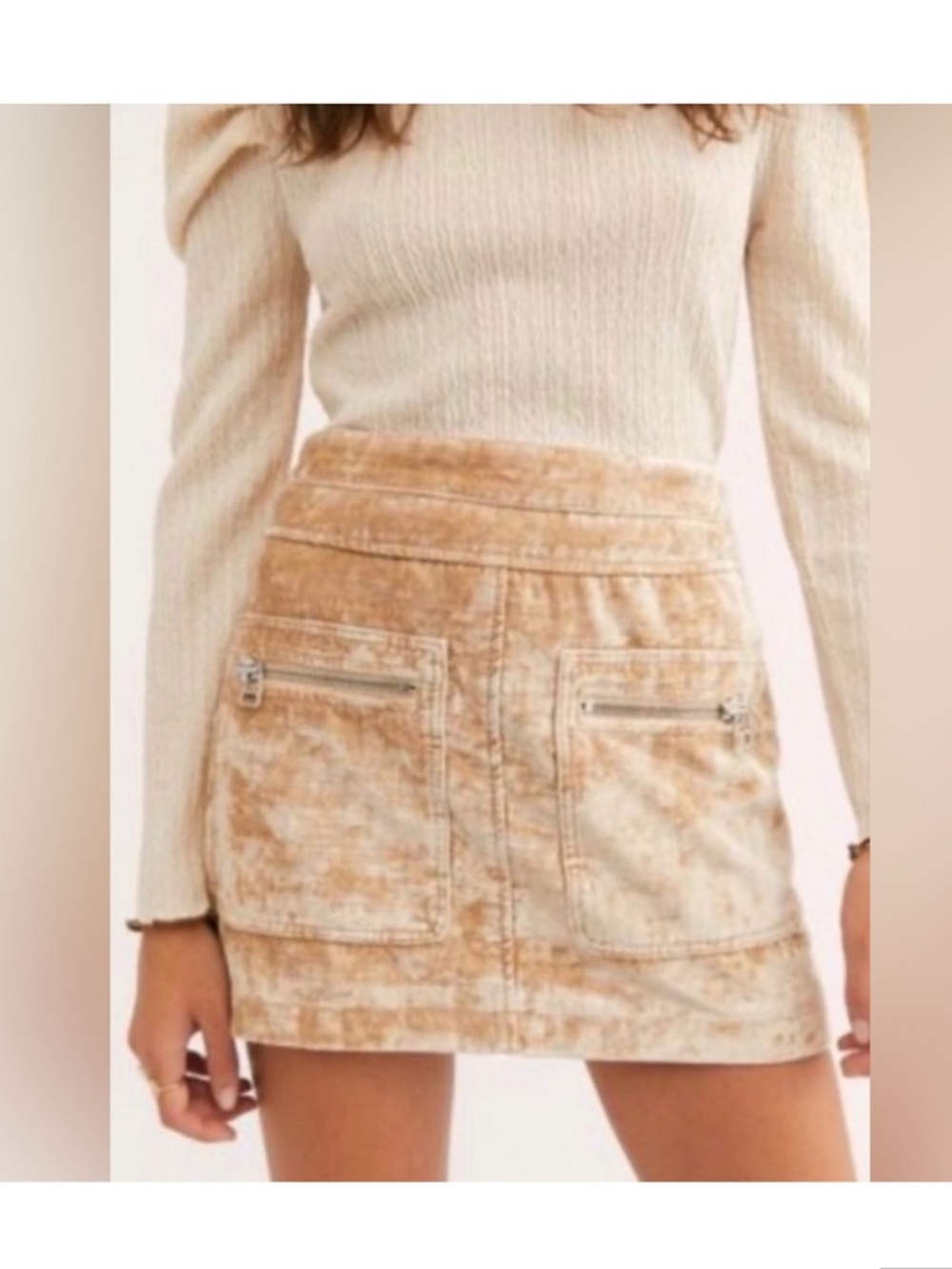 Free People Dust to Dust
Crushed Velvet Fall Mini Skirt Creamy Tan